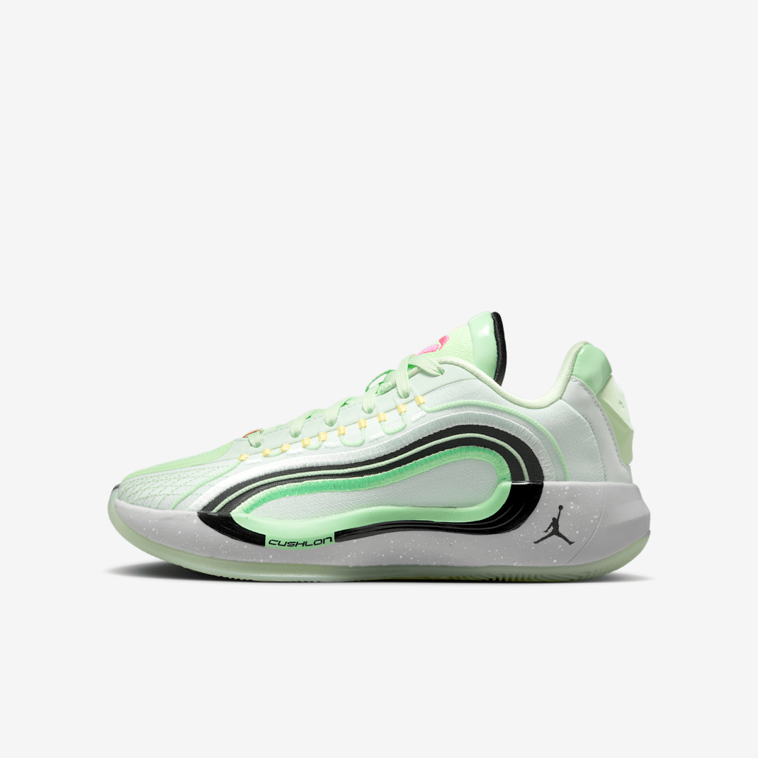 Barely Green/Vapor Green/Metallic Silver/Black