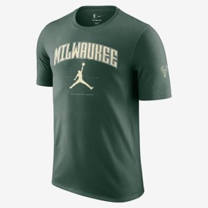 Milwaukee Bucks Essential