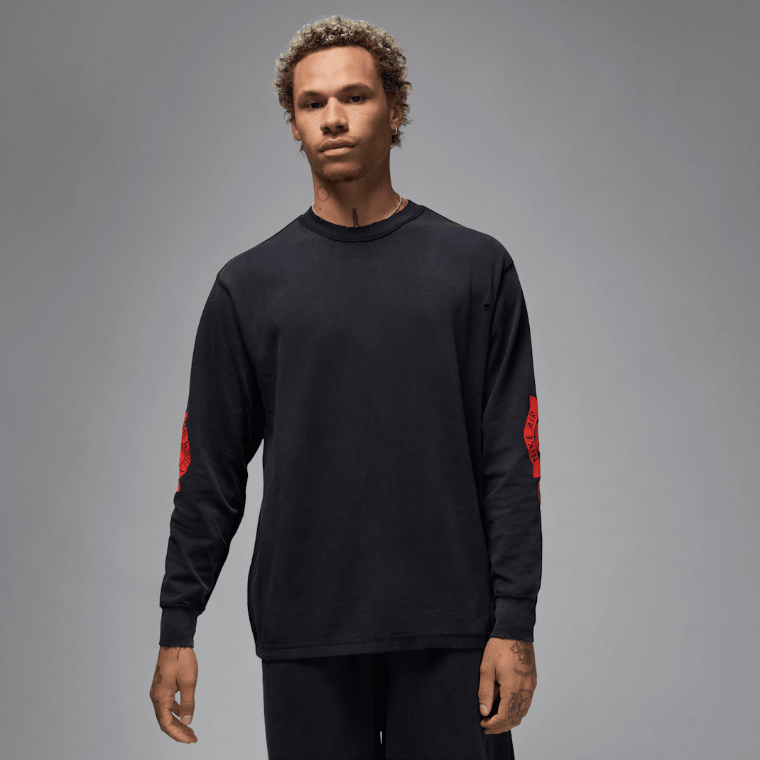 Black/Chile Red