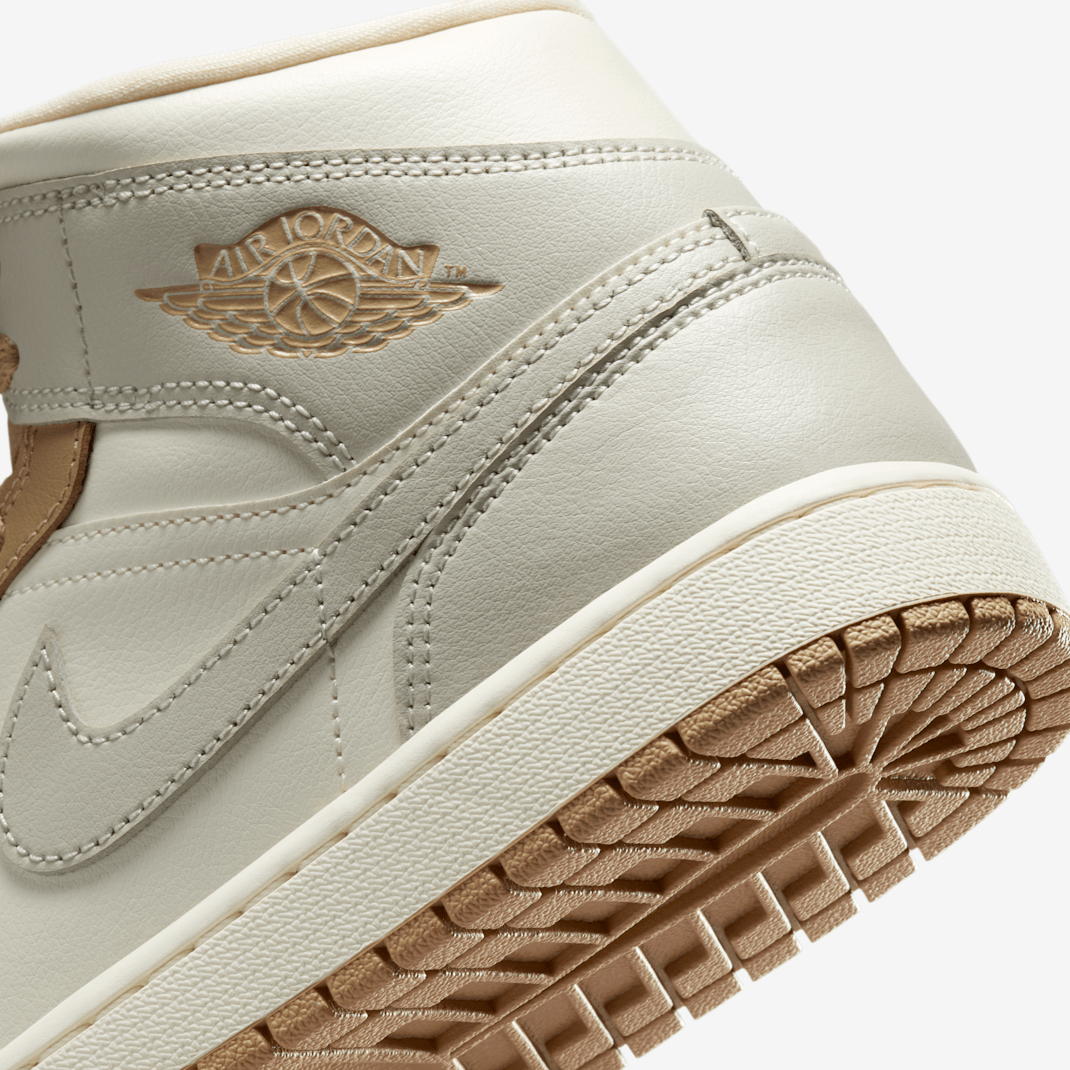 Air Jordan 1 Mid - Image 9